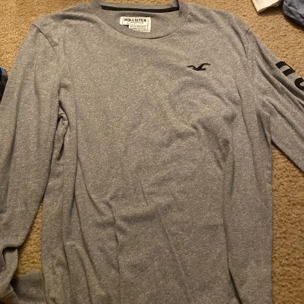 Hollister adult small shirt
